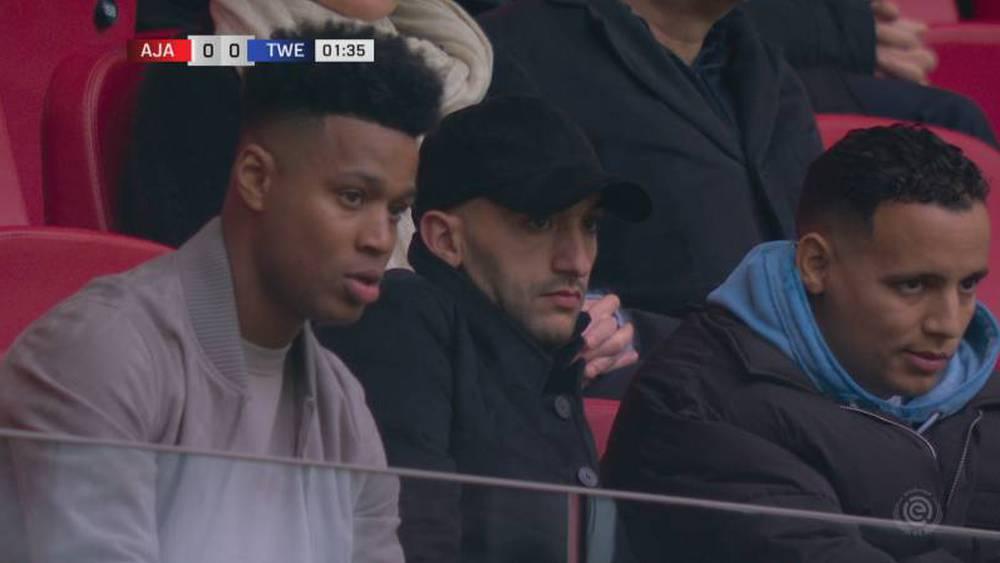 زياش يُتابع فريقيْه السابقيْن تفينتي وأياكس من مدرجات ملعب "يوهان كرويف أرينا"