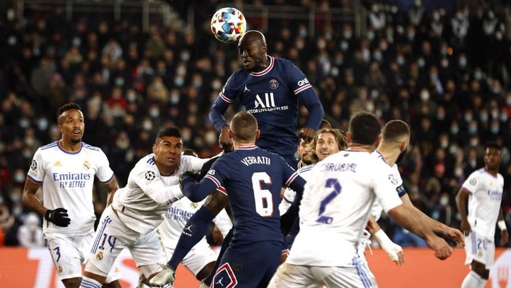 دانيلو: "وازنت بين دَورَيْ ميسي وحكيمي الذي يفضل الأدوار الهجومية.. مبابي لاعب استثنائي وهو الأفضل الآن"