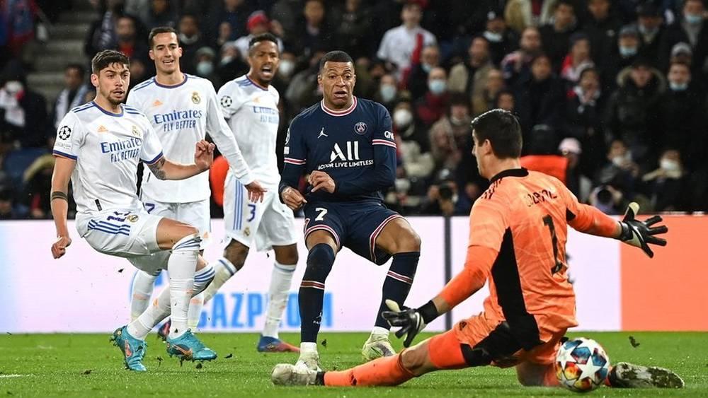 مبابي: "يقولون الكثير من الأشياء لكنني لاعب لباريس سان جيرمان الآن وأُقدِّم كل ما لدي للفريق"