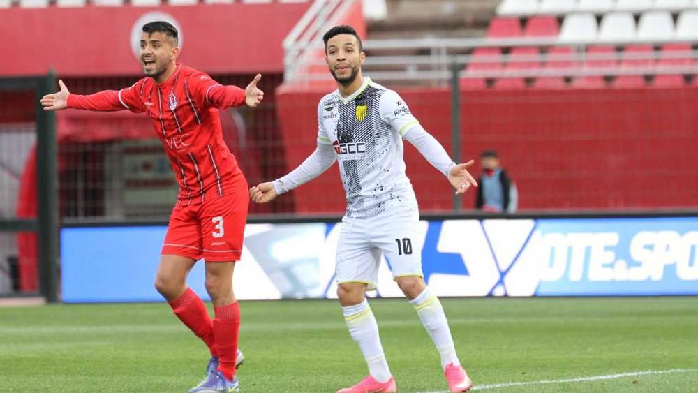 المغرب الفاسي يوقف سلسلة انتصارات الفتح الرياضي ويفرض عليه التعادل بهدف لمثله في قلب ملعب "مولاي الحسن"