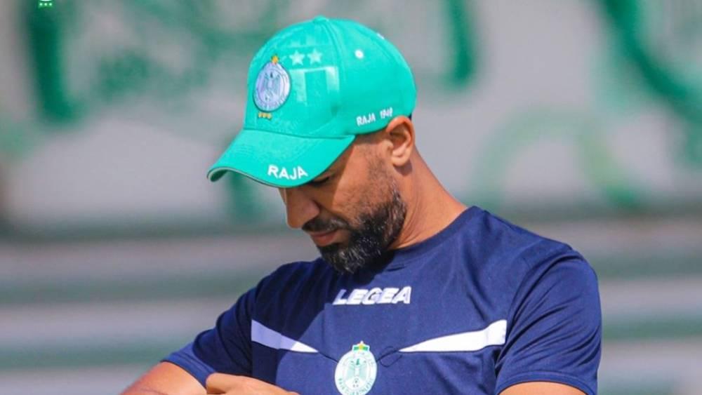 إدارة الرجاء تربط اتصالاتها بأبو شروان وتَعْرِضُ عليه العودة لتولي منصب مساعد المدرب