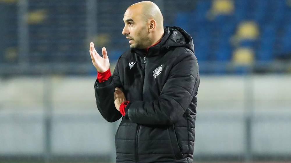 خط الدفاع "صداع" في رأس الركراكي قبل مواجهة الزمالك