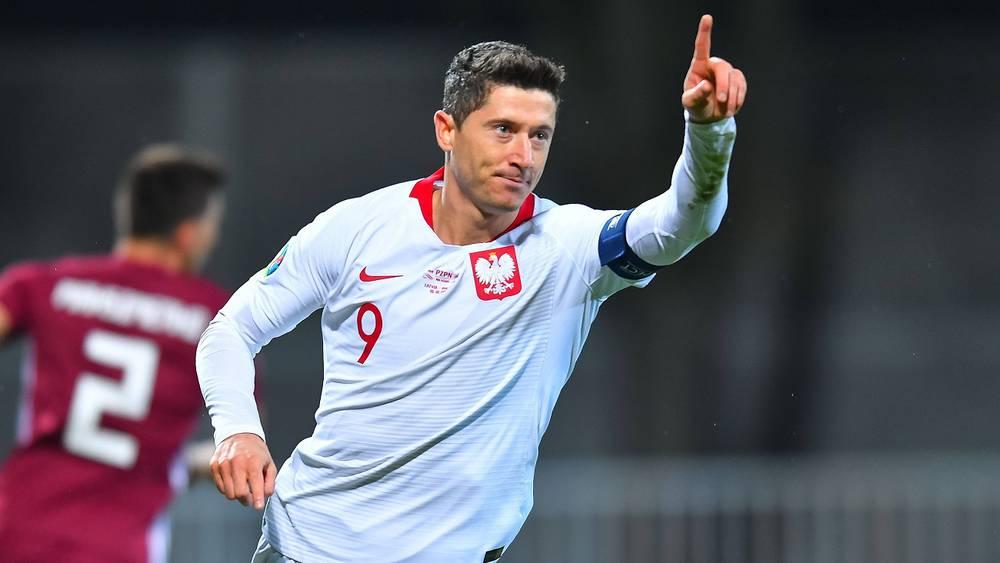 ليفاندوفسكي يؤيد قرار رئيس الاتحاد البولندي بعدم مواجهة روسيا في تصفيات "كأس العالم 2022"