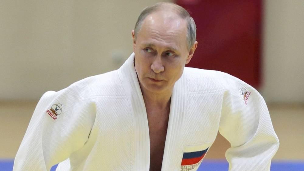 الاتحاد الدولي للجودو يجرّد فلاديمير بوتين من جميع ألقابه ومناصبه
