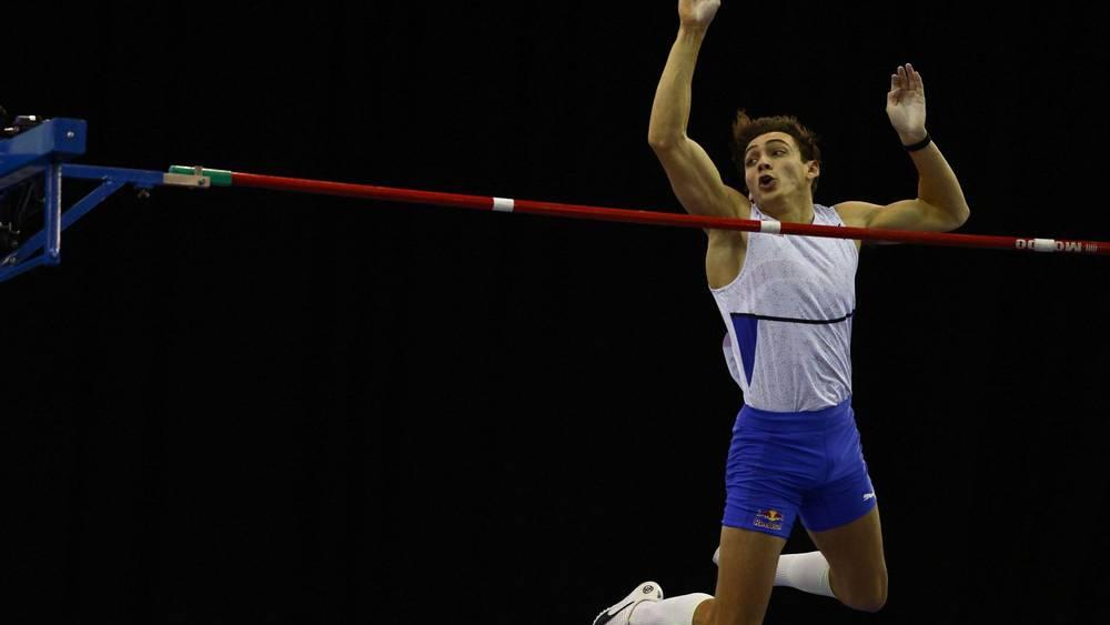 Athlétisme: le Suédois Armand Duplantis bat le record du monde de la perche avec 6,19 m