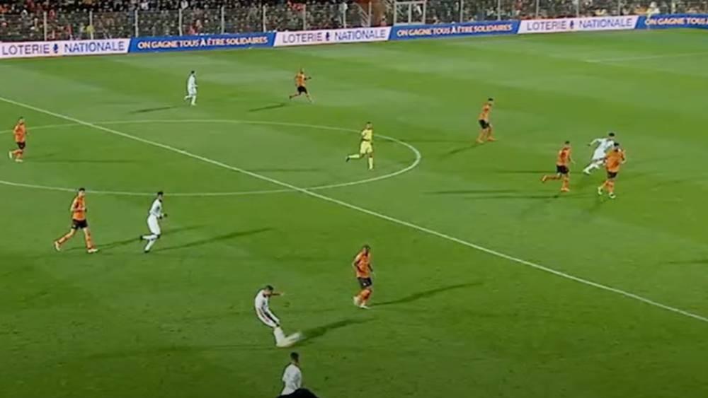 مديرية التحكيم: "خطوط الملعب أكدت صحة هدف الرجاء وحتى لا تبقى المباراة متوقفة تم استدعاء حكم الوسط للحسم في الحالة "