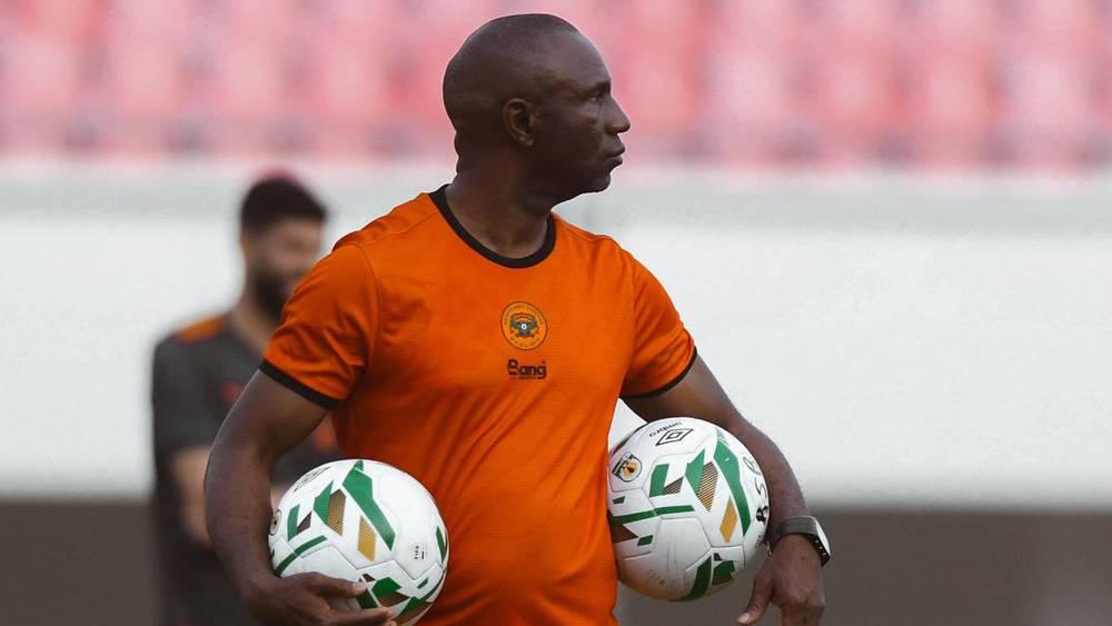 نهضة بركان يُجدّد الثّقة في إيبينغي بعد الهزيمة أمام الرجاء الرياضي