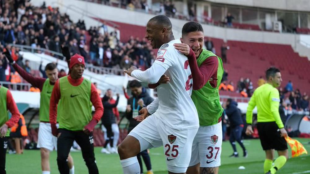 الكعبي يقود هاتاي سبور للفوز في الدوري التركي بإحرازه ثنائية وضعته في صدارة هدافي المسابقة