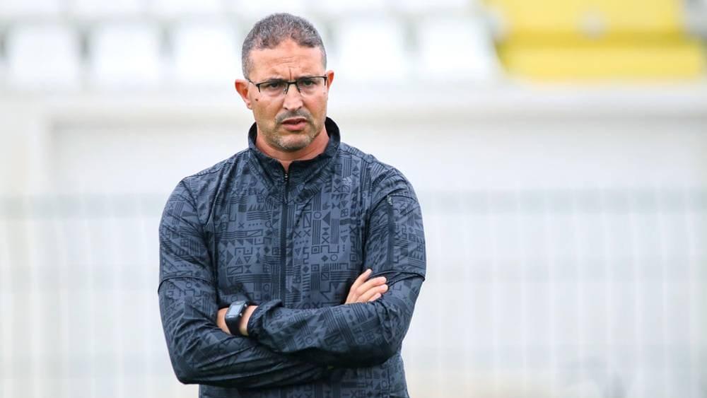 انقسام في المكتب المسير لسريع واد زم حول مستقبل المدرب الجيناني