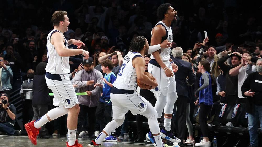 NBA: Dallas bat Brooklyn au buzzer, Curry blessé