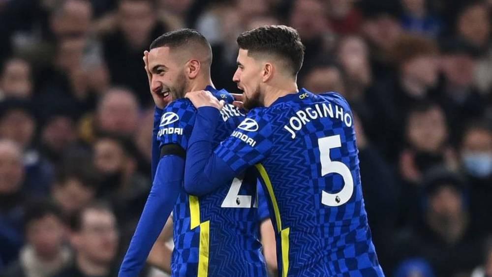 جورجينيو يلمح لاتفاق زملائه على شراء تذاكر الطيران للقاء ميدلسبروه: "لن نسافر بالحافلة ونحن ننظم شيئًا ما"