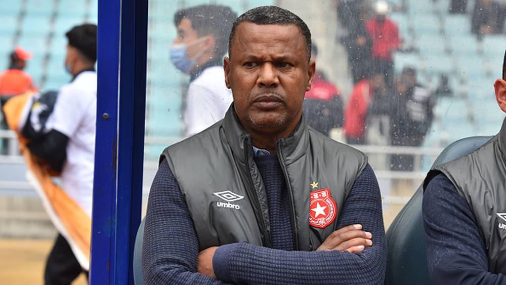 الشابي غاضبا: "أنا لست مدربا.. أنا أستاذ كرة القدم في الاتحاد الأوروبي"