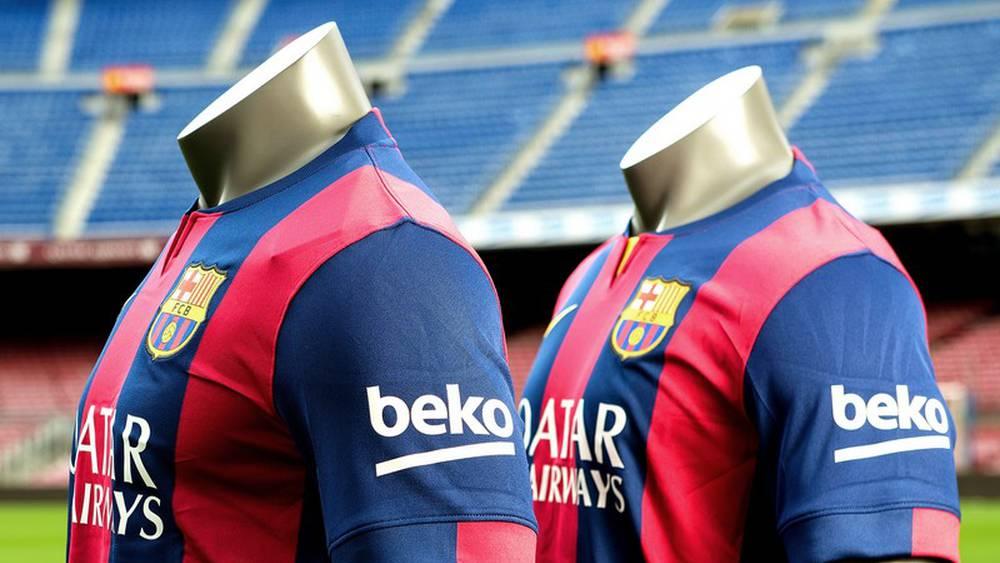 برشلونة يستهدف جني 15 مليون يورو من أكمام قميصه