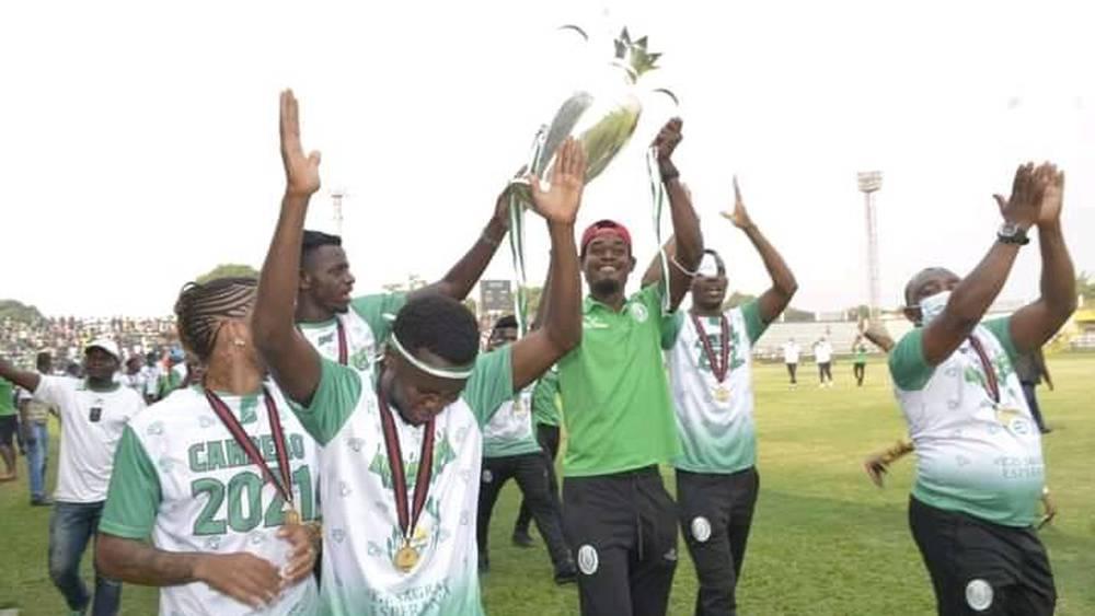 الاتحاد الأنغولي يُجبر فريق ساغرادا إسبيرانسا على "إعادة" كأس السوبر المحلي والميداليات وقبول "خوض الإياب" أمام بيترو أتلتيكو!