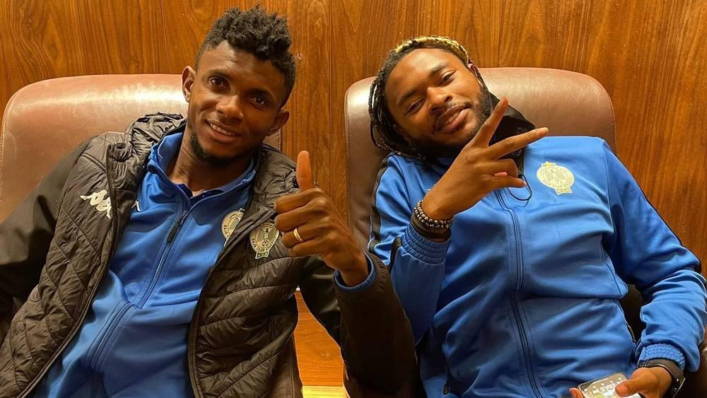 بعثة الرجاء تصل للدار البيضاء قادمة من دوربان في رحلة "طويلة" مرت عبر الدوحة القطرية