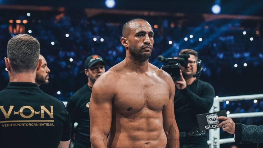 بدر هاري: "جيش بدر كان رائعا بالأمس.. شعرت بالقوة للفوز في النزال لكن للأسف تم إلغاؤه والخصم لم يدرك خطورة موقف المعجبين"