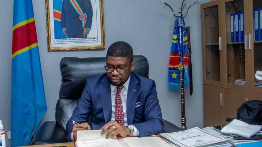 وزير الرياضة الكونغولي في رسالة للجماهير قبل مواجهة المغرب: "دعونا جميعًا ندعم 'الفهود' لأنهم يمثلون هويتنا"