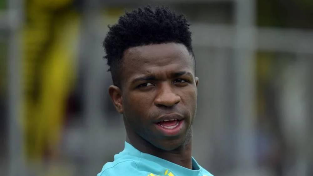 فينيسيوس: "متشوق لتسجيل هدفي الأول مع البرازيل في ملعب ماراكانا"