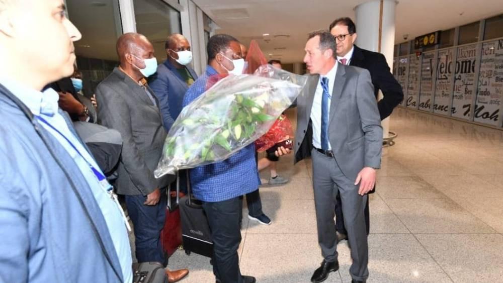 الكاتب العام للجامعة في مقدمة مستقبلي بعثة منتخب الكونغو الديمقراطية في المطار