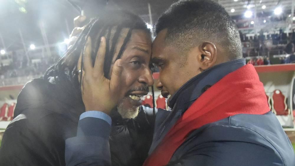 إيتو يُهنئ سونغ بعد عودة الكاميرون بالتأهل للمونديال من الجزائر  ويكتب: "نراكم في قطر"