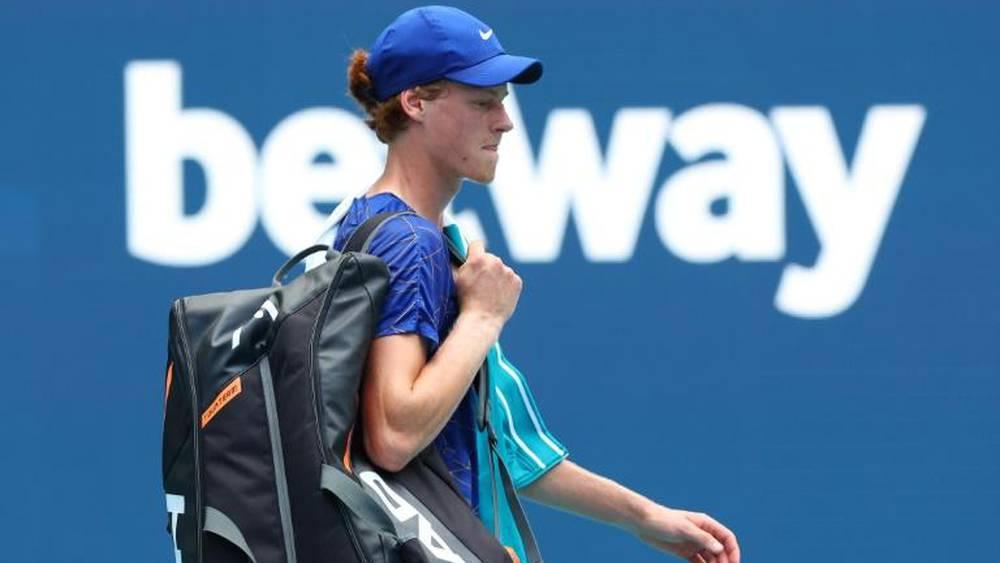 Tennis/Miami: Sinner abandonne, Cerundolo qualifié pour les demi-finales
