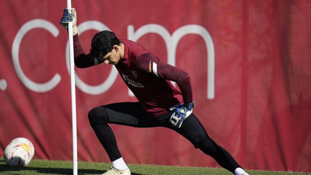 بونو حاضر في قائمة إشبيلية قبل منازلة برشلونة بعد تعافيه من الإصابة