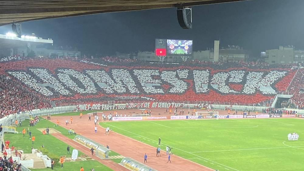 بعبارة "الحنين إلى الوطن".. جماهير الوداد ترفع "تيفو" خَطفَ الأنظار في مباراة بيترو أتلتيكو