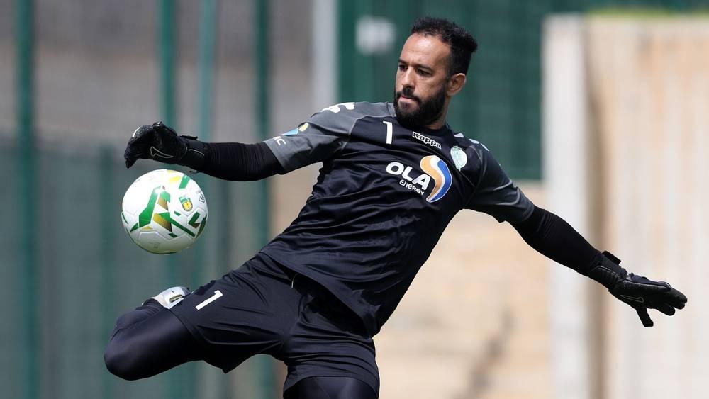 الزنيتي يقود التشكيل الأساسي للرجاء أمام وفاق سطيف الجزائري