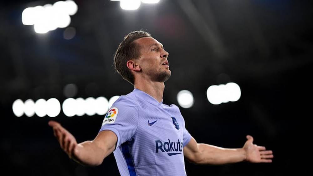 لوك دي يونغ: "لست سعيدًا ولكني في خدمة برشلونة"