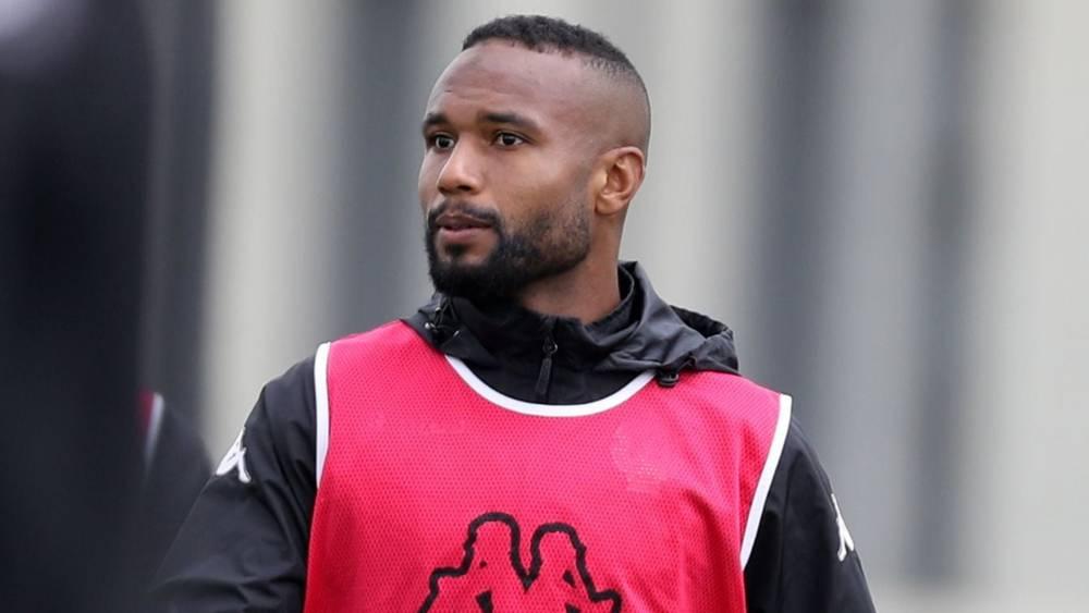 العرجون يرافق بعثة الرجاء إلى القاهرة ونسبة مشاركته أمام الأهلي "ضئيلة"