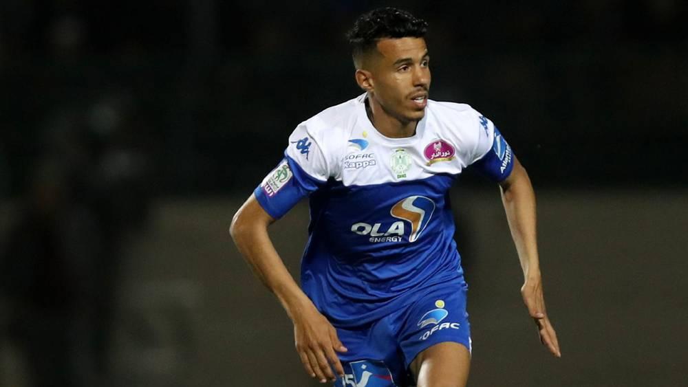 بعد حل مشكل جواز سفره.. حركاس يتوجه للسفارة المصرية من أجل استخلاص التأشيرة للالتحاق ببعثة الرجاء