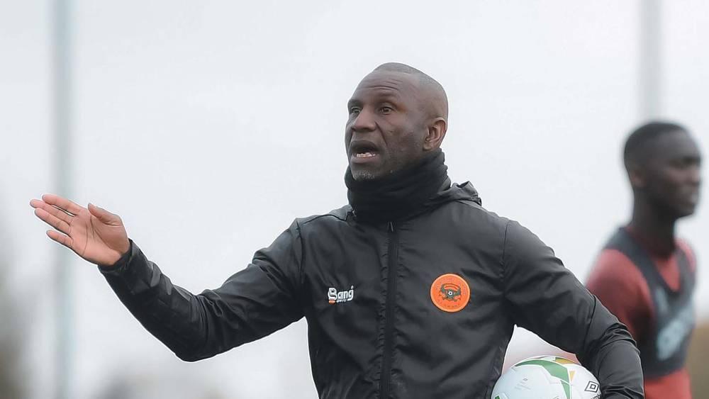 إيبينغي: "لم نكن جيدين أمام المصري ولو لم أكن أشتغل بجد لما بقيت مدرباً لنهضة بركان لحدود الآن"