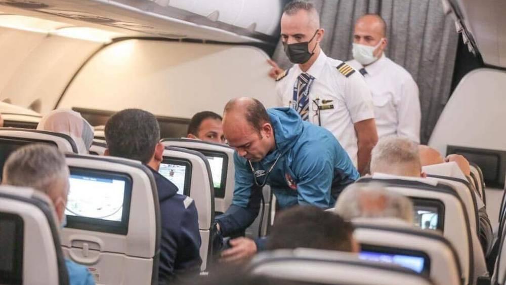 طبيب الأهلي يُسعف سيدة مغربية على متن الطائرة في رحلة الفريق المصري صوب المغرب