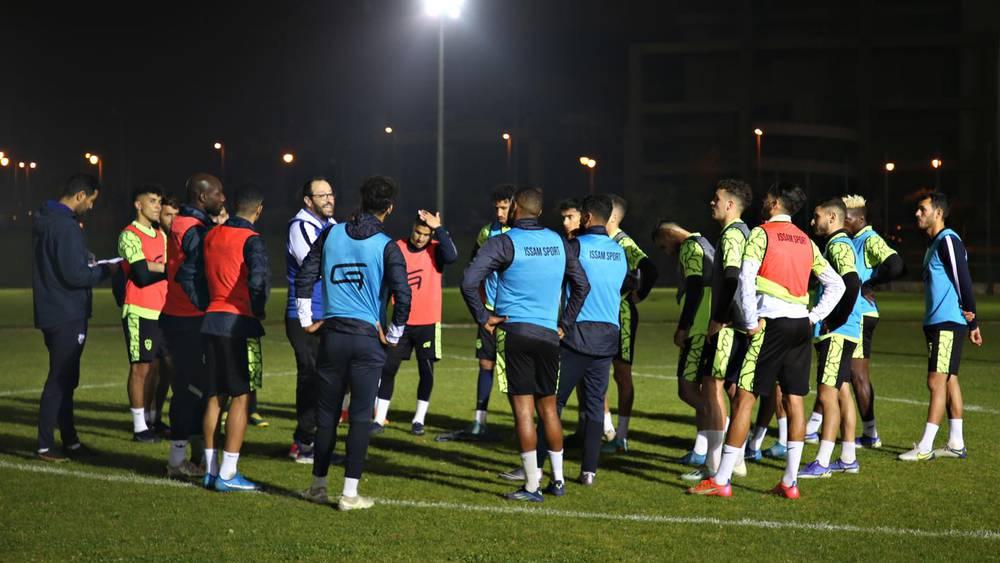 بيدرو بنعلي يقود اتحاد طنجة في أول حصة تدريبية