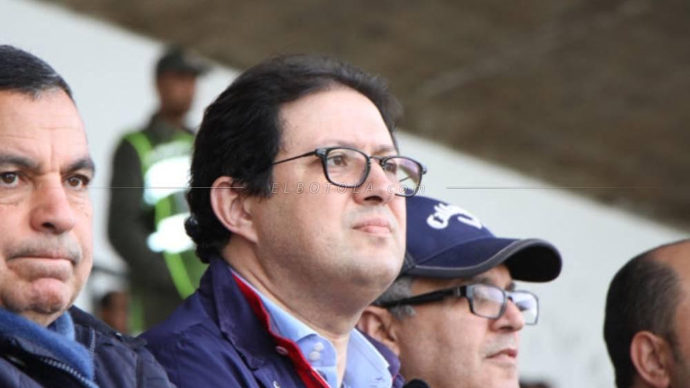 لجنة التأديب توقف أيت منا لمباراتيْن وتُغرّمه 20 ألف درهماً لاحتجاجه على حكم مقابلة الوداد وش.المحمدية