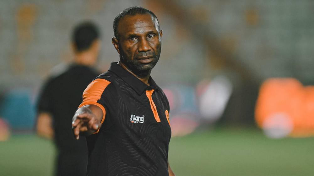 تشكيلة نهضة بركان أمام المصري البورسعيدي.. إيبينغي يعتمد على الهلالي والفحلي منذ البداية ويدفع بالبحري في خط الهجوم