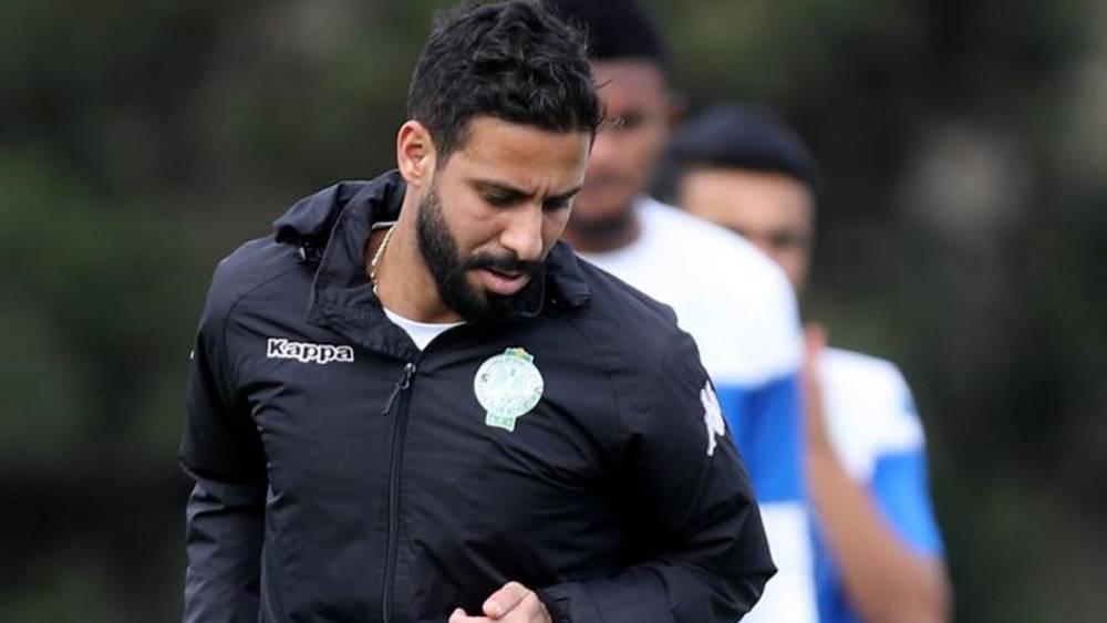 جمهور الرجاء غاضب من محسن متولي والأخير يغادر الملعب تحت صافرات "الاستهجان"