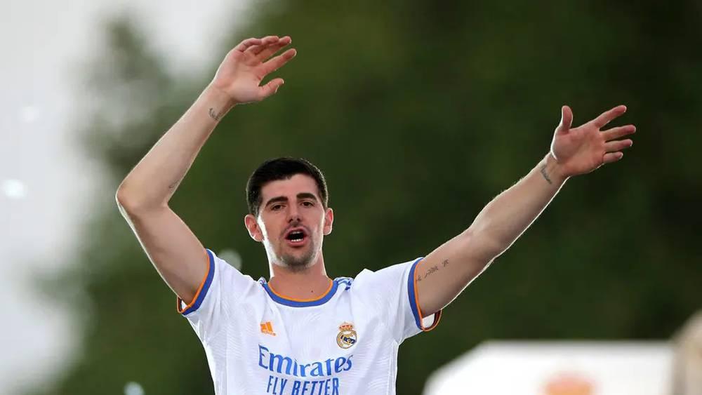 كورتوا يرد على ألفيس: "بعض الناس احتفلوا بعد الكلاسيكو كأنهم توجوا باللقب أو عادوا للمنافسة"