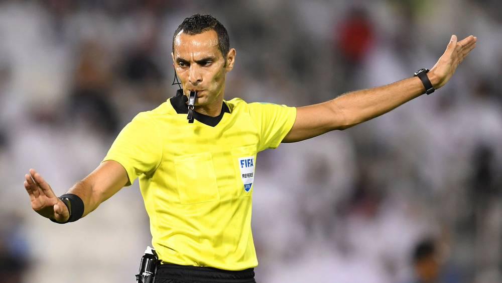 وداديون يحذرون النادي من الطاقم التحكيمي الجزائري في "ذهاب أنغولا" أمام بيترو