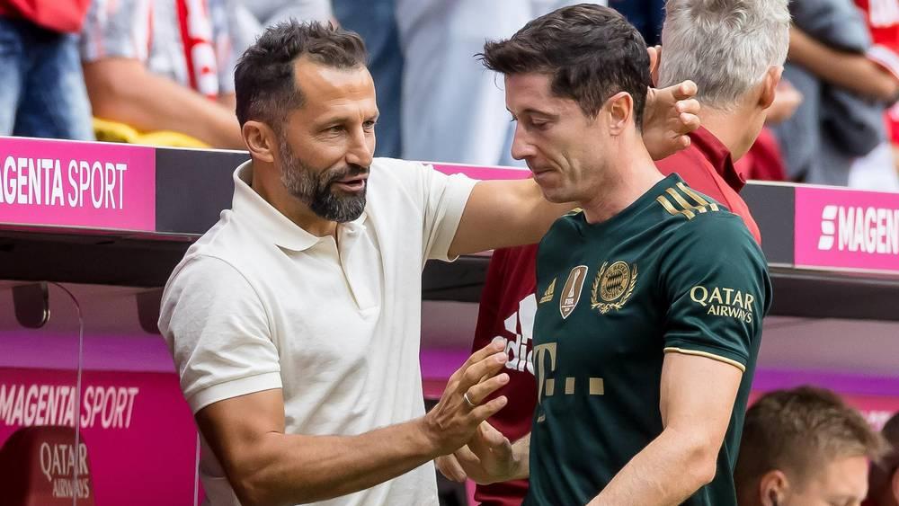 بايرن ميونيخ: "ليفاندوفسكي أخبرنا بأنه يريد الرحيل ويرفض تجديد عقده"