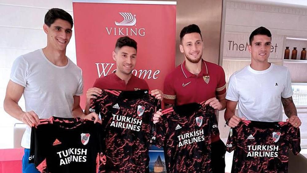 بسبب حبه لريفر بلايت.. النادي الأرجنتيني يهدي ياسين بونو قميص الفريق