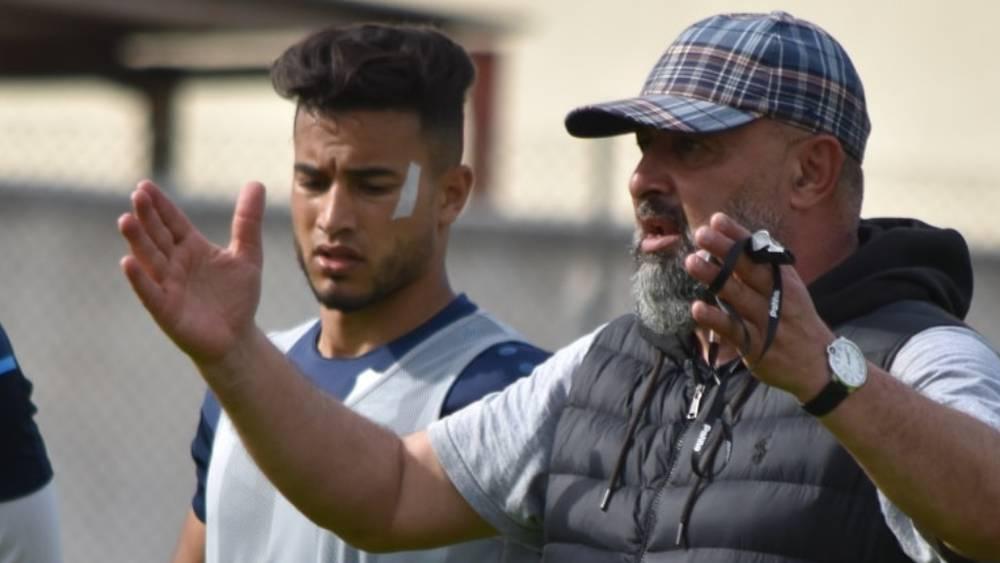 بنشيخة: "أنَا لِي نلْعب شكُون نبْغي ومنْلعبش شكون نْبغِي.. كل واحد عَندو وْلد الدربْ ديالُو يْبغي يلعبُو ولكن ماشِي مْعايا أنا"