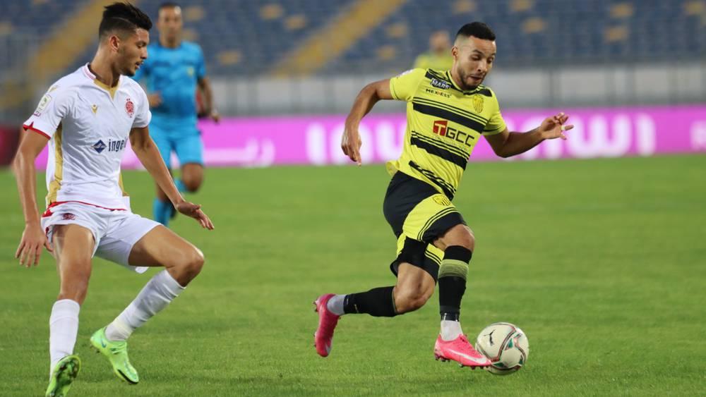 المغرب الفاسي يستقبل الوداد الرياضي في "قمة" لا تقبل القسمة على اثنين