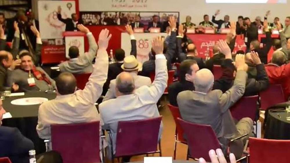 منخرطو الوداد يتكفلون بمصاريف علاج الطفلة "ضحية الشغب" في مدينة خريبكة