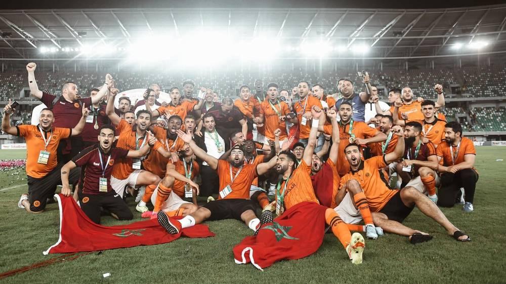 احتفالا بتتويجه بالكونفدرالية.. بعثة الفريق البرتقالي ستجوب شوارع مدينة بركان الرئيسية مباشرة بعد عودتها للمملكة