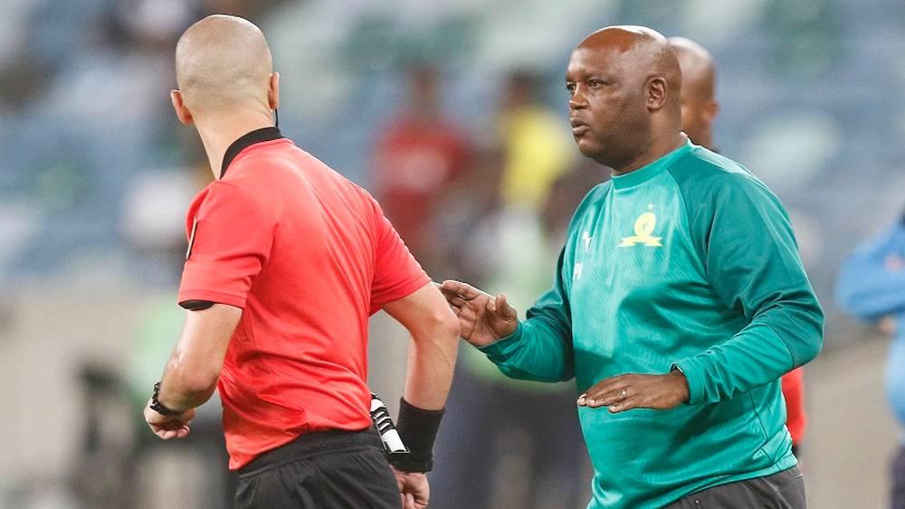 موسيماني يمدح "غوميز" قبل مواجهة الوداد: "أنا من أكبر المعجبين به وهو يعرف ذلك وأعتبره حاليًا الحكم رقم 1 في القارة"