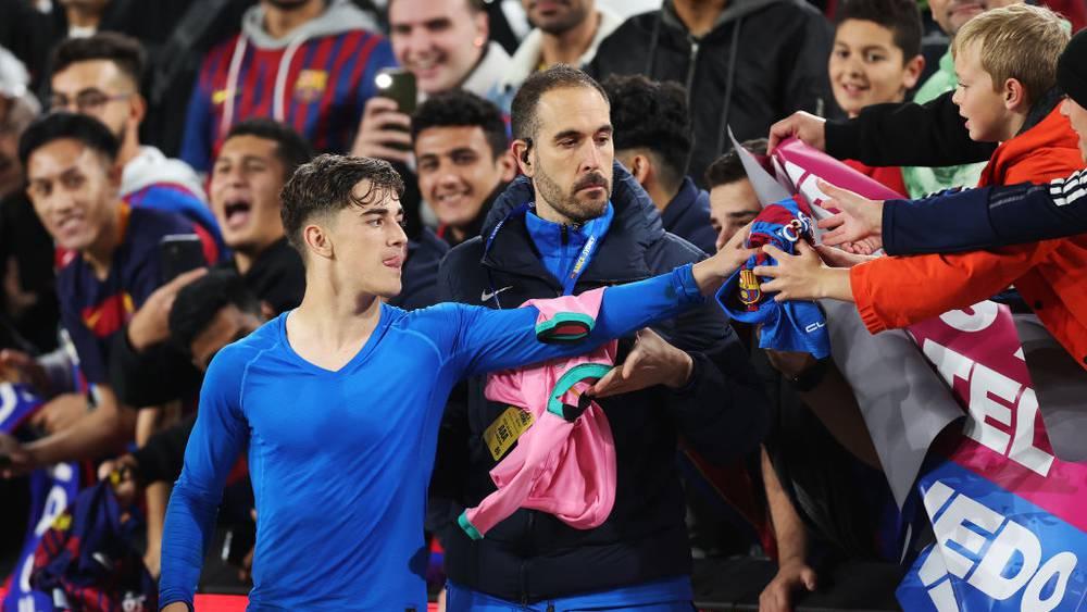 موقف جافي من التجديد لبرشلونة يتعقد بعد تصريحات خوان لابورتا