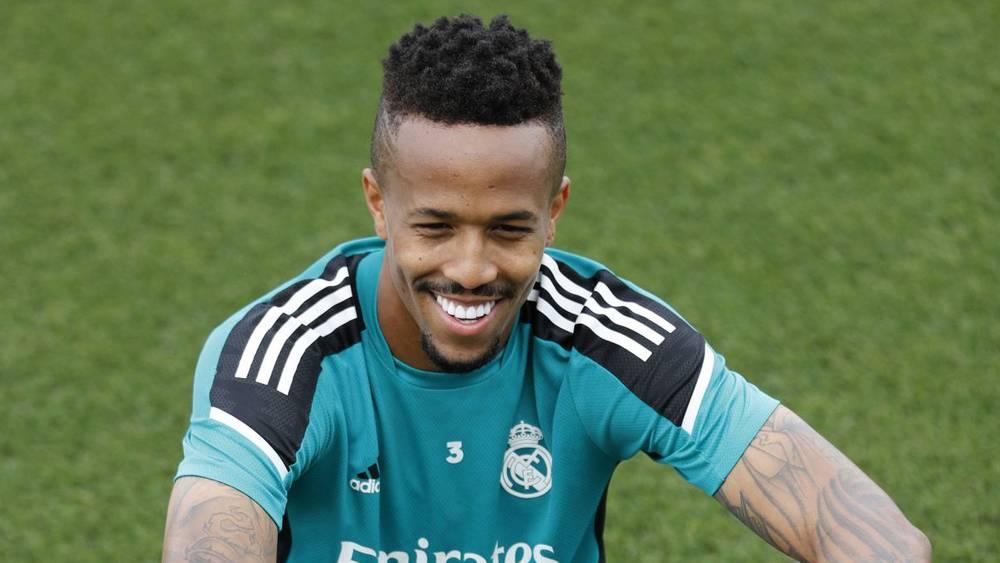 ميليتاو: "رسالة إليَّ أنا الطفل الصغير.. سؤال والدتك مكَّنك من خوض نهائي دوري الأبطال"