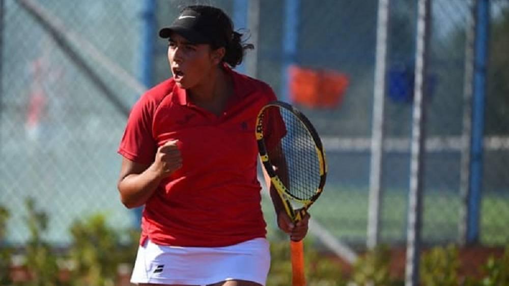 لاعبة التنس المغربية آية العوني تتأهل إلى نهائيات البطولة الفرنسية "رولان غاروس جونيور"