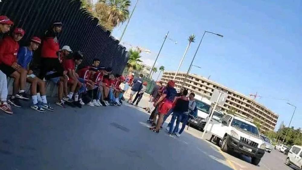 جماهير الوداد تتوافد على "دونور" قبل ساعات من نهائي العُصبة أمام الأهلي